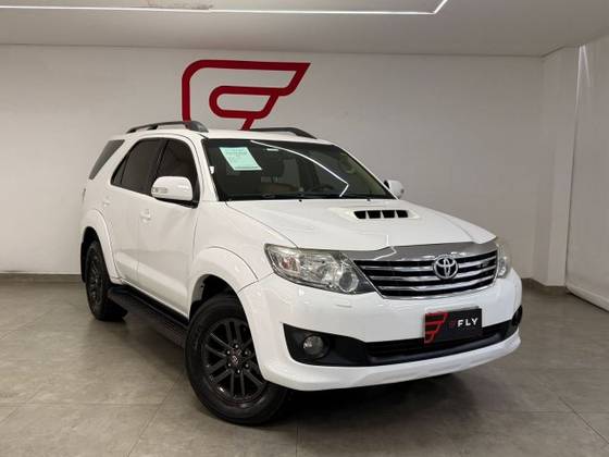 TOYOTA HILUX SW4 3.0 SRV 4X4 16V TURBO INTERCOOLER DIESEL 4P AUTOMÁTICO